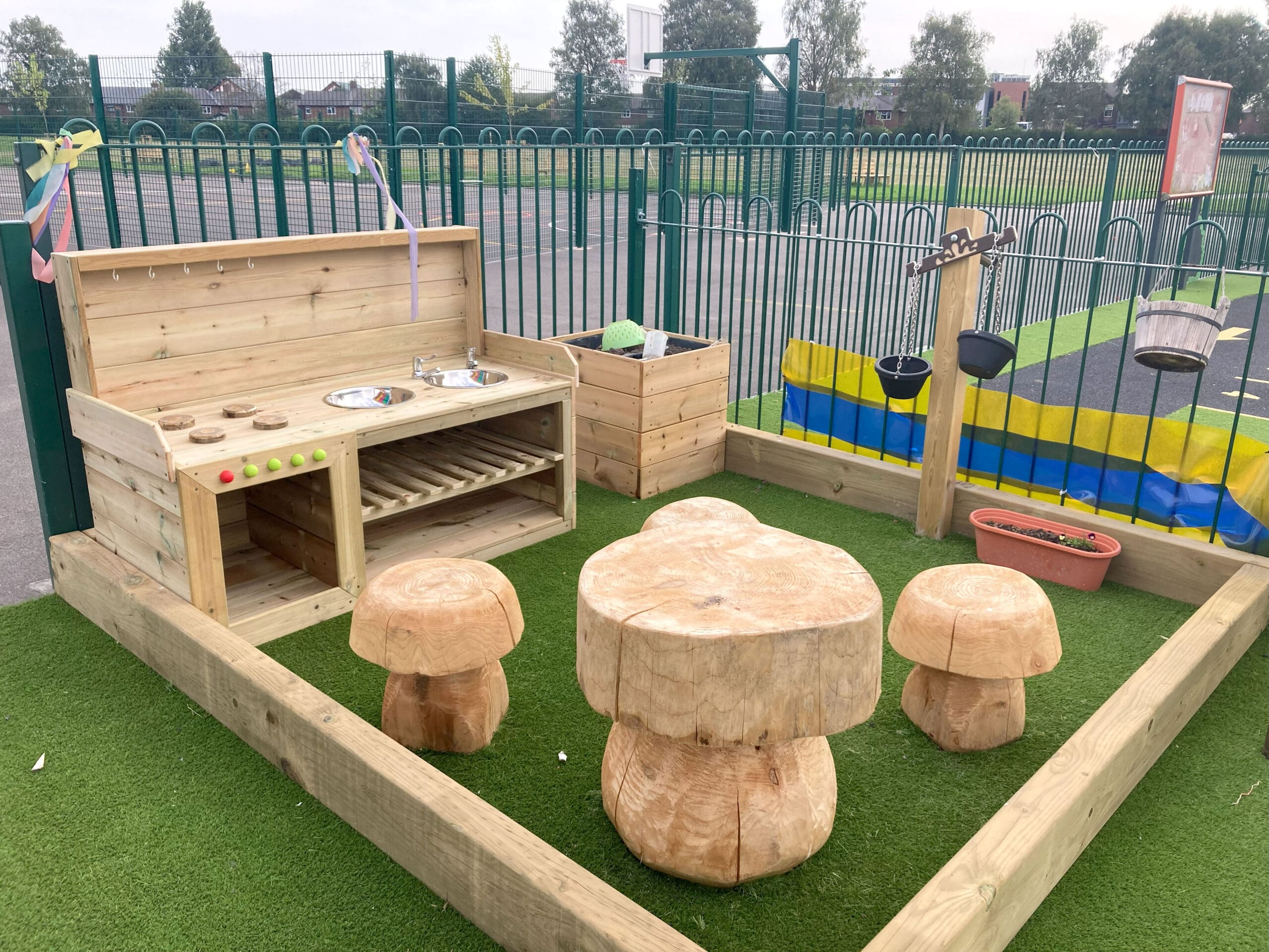 meadowside-primary-messy-play-area
