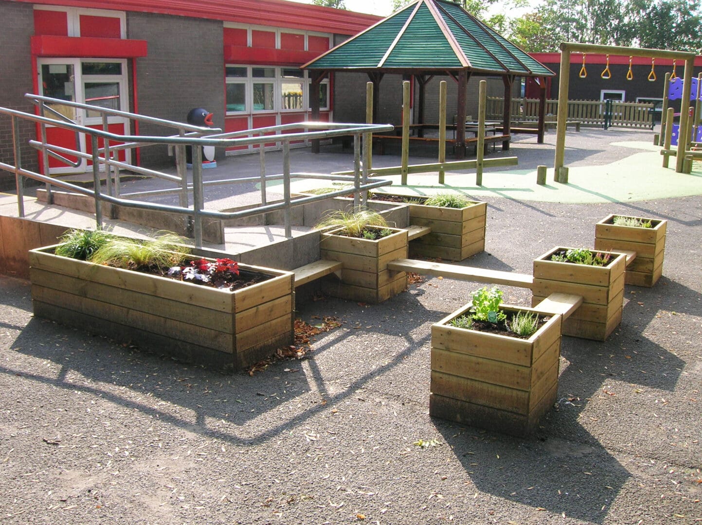 seating-planters